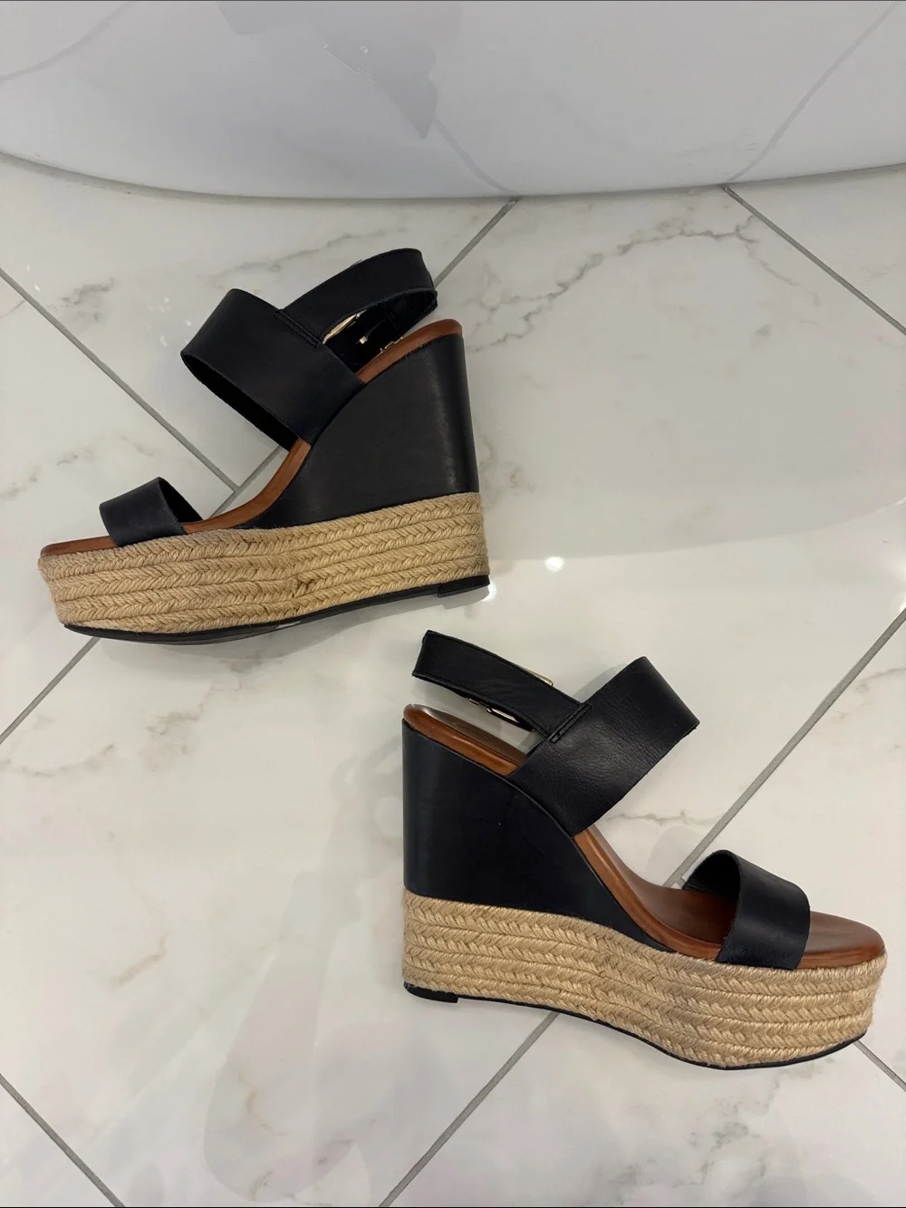 Jessica Simpson chic black
